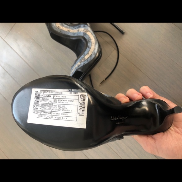 Ferragamo Faustine Sandals NWOT - Picture 5 of 6